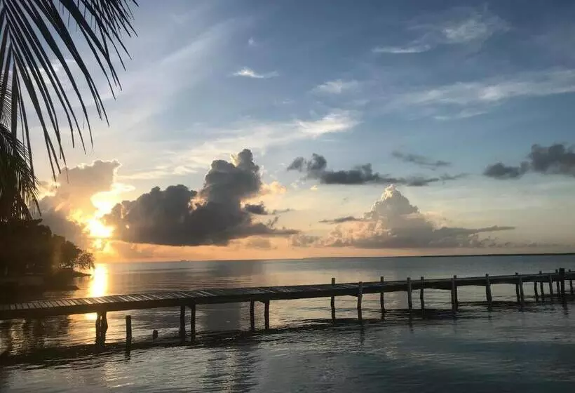 Tilt Ta Dock Resort Belize
