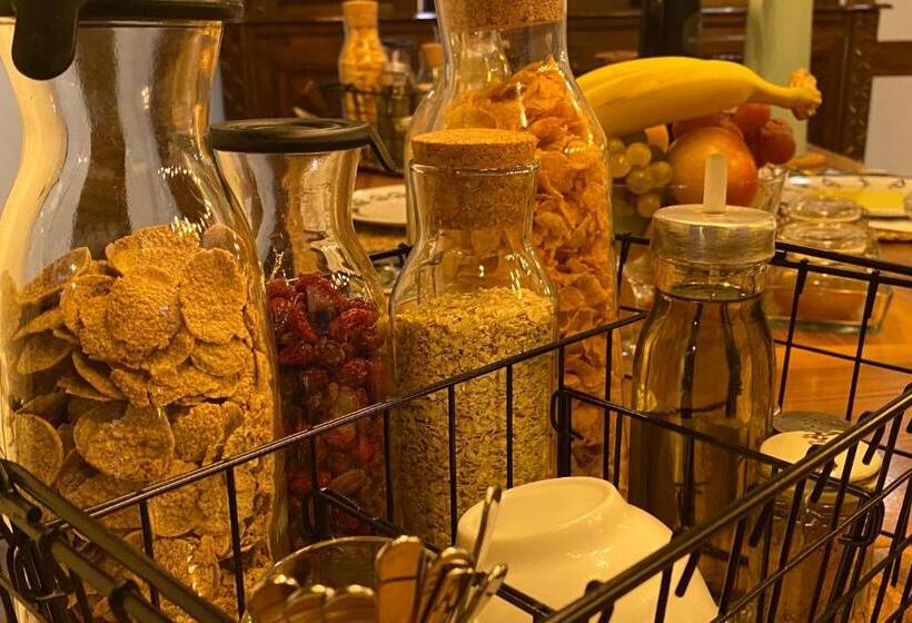 تختخواب و صبحانه Eigón