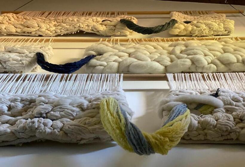 تختخواب و صبحانه Eigón