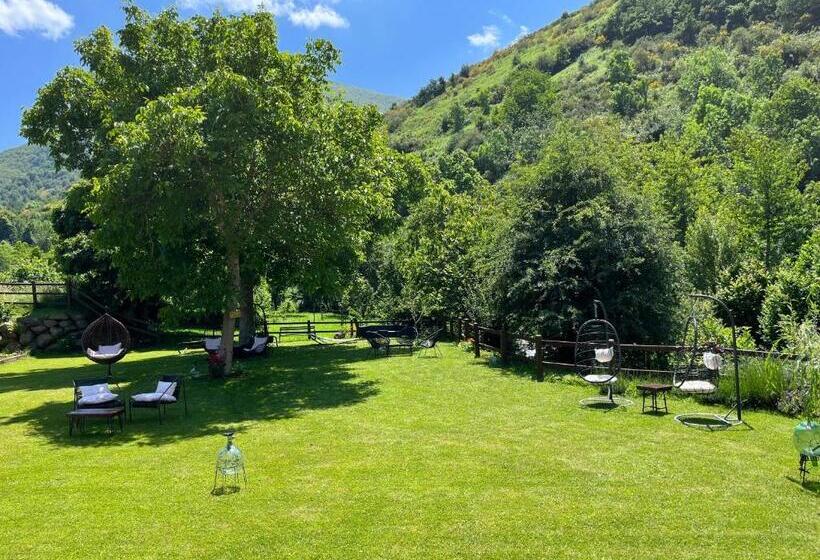 تختخواب و صبحانه Eigón