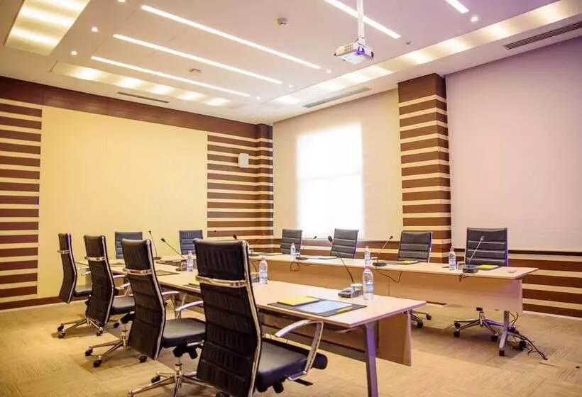 هتل Golden Tulip Le Diplomate