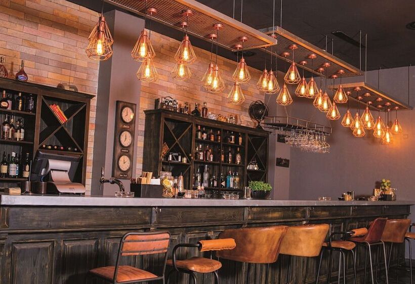 هتل Golden Tulip Le Diplomate