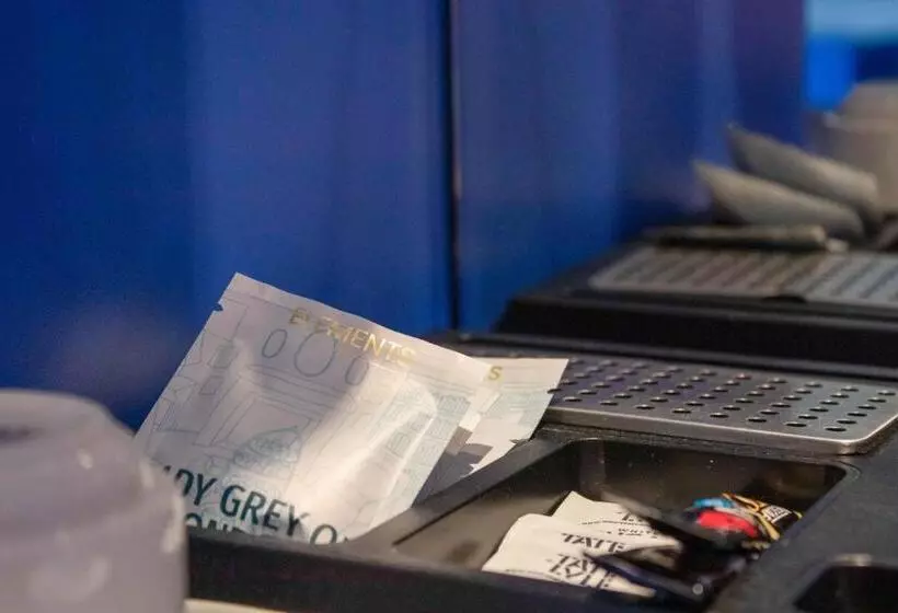 هتل Golden Tulip Le Diplomate