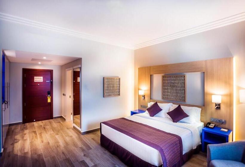 هتل Golden Tulip Le Diplomate