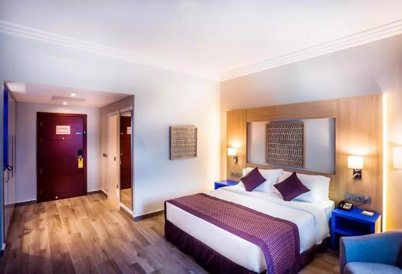 هتل Golden Tulip Le Diplomate