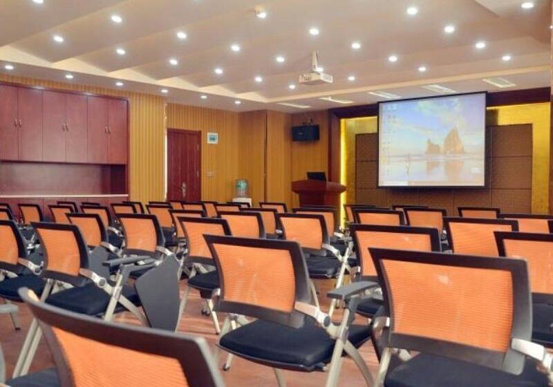 בית מלון כפרי Greentree Inn Hubei Shiyan Shanghai Road Business