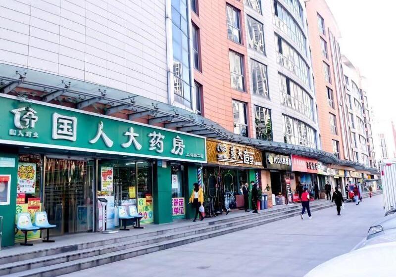 בית מלון כפרי Greentree Inn Hubei Shiyan Shanghai Road Business