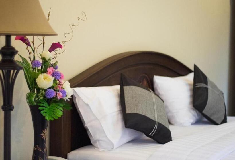 ホテル Nanbaankhun