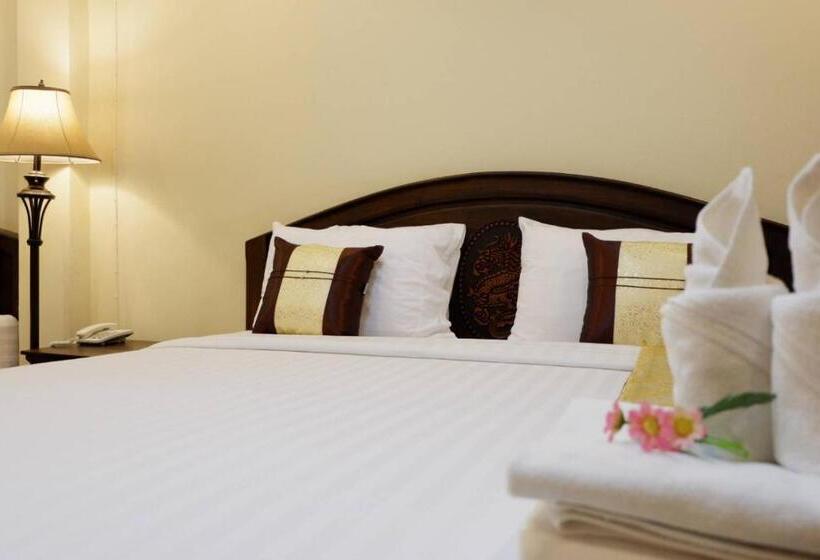 ホテル Nanbaankhun