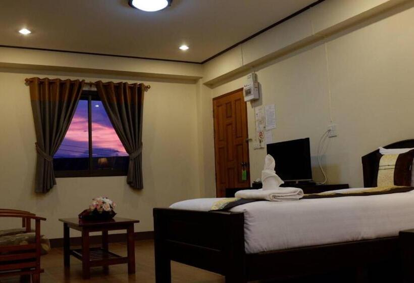 ホテル Nanbaankhun