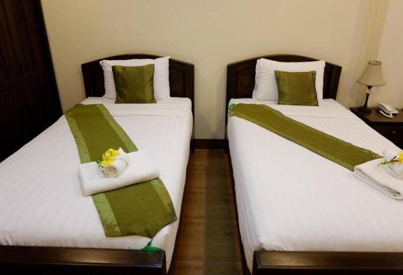 ホテル Nanbaankhun