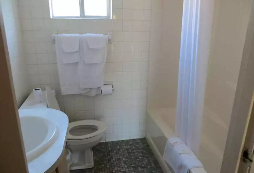 モーテル Redwood Inn