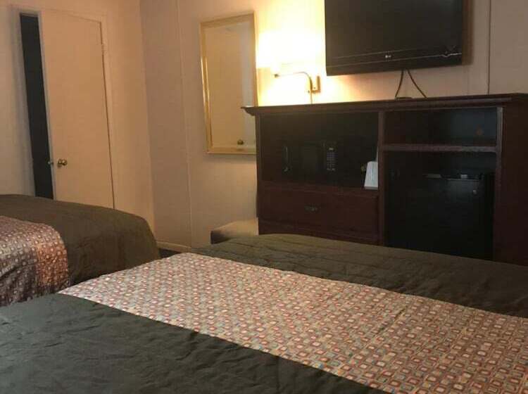 فندق على الطريق Redwood Inn