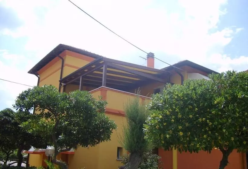 Hotelli Albergo Primavera