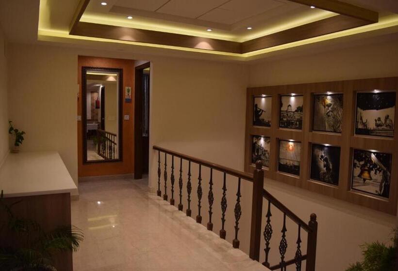 Hotelli De Bougainvilla