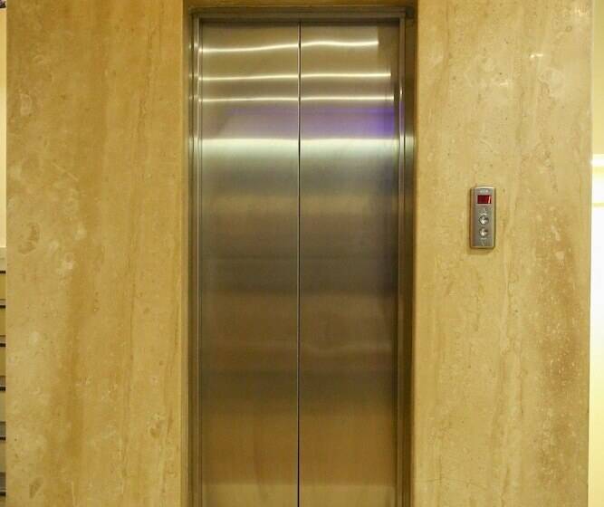 酒店 Madhuri Executive