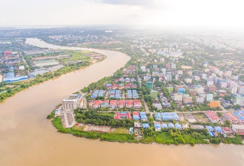 هتل Sincere Smile Yangon