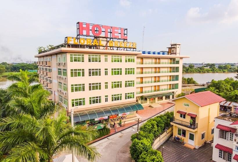 هتل Sincere Smile Yangon