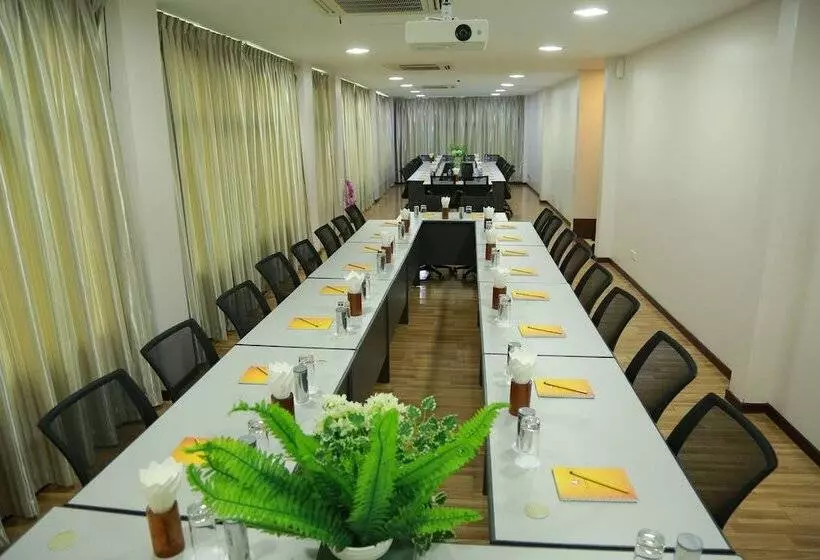 Hotel Sincere Smile Yangon