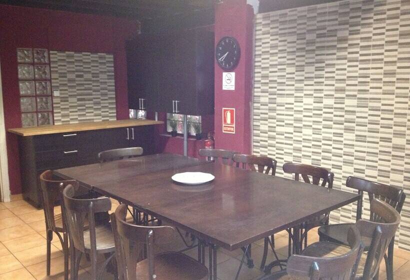 Bhg Hostel Secar De La Real