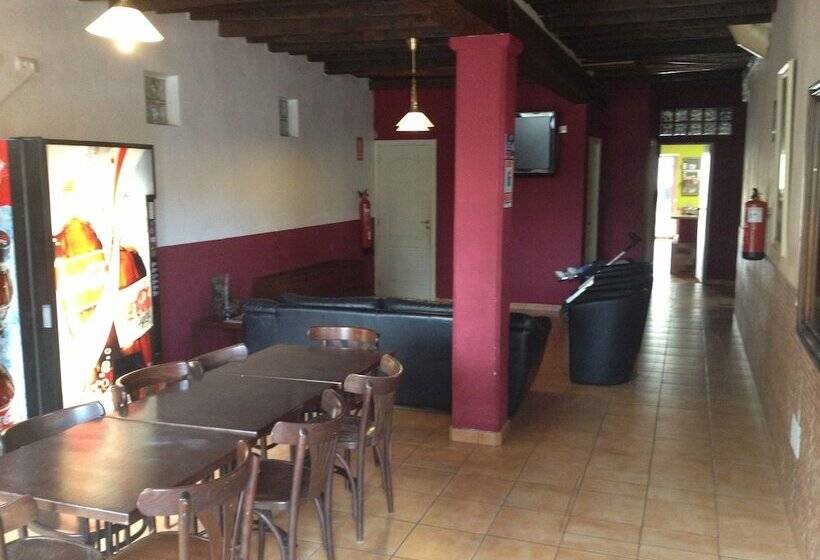 Bhg Hostel Secar De La Real