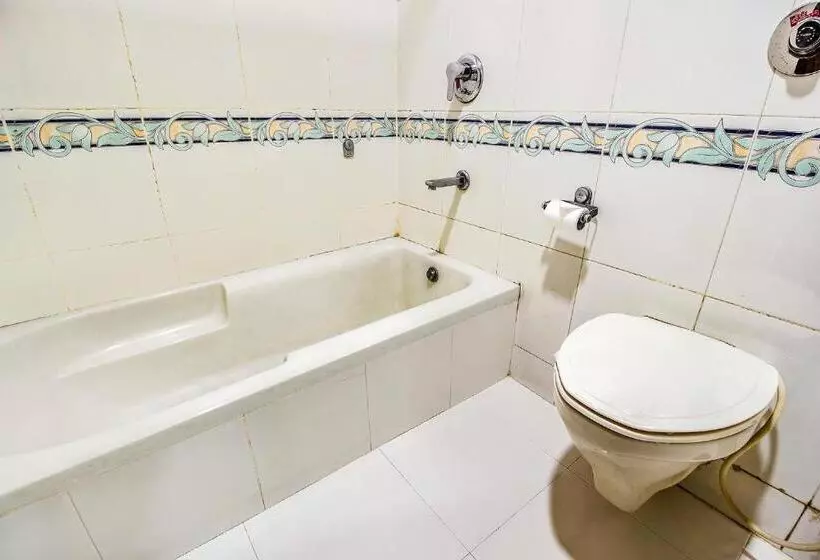 Fabhotel Aaykay Model Town