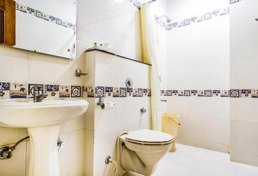 Fabhotel Aaykay Model Town