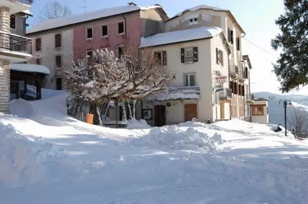 ホテル Albergo Ristorante Leso