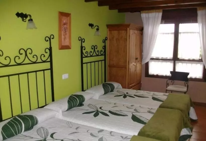 هتل Casa De Labranza Ría De Castellanos