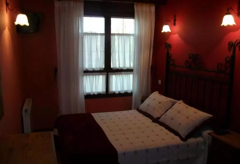 هتل Casa De Labranza Ría De Castellanos