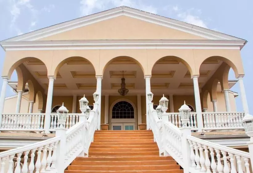 ホテル Chateau Suites