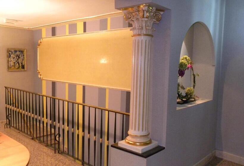 هتل Duque De Calabria