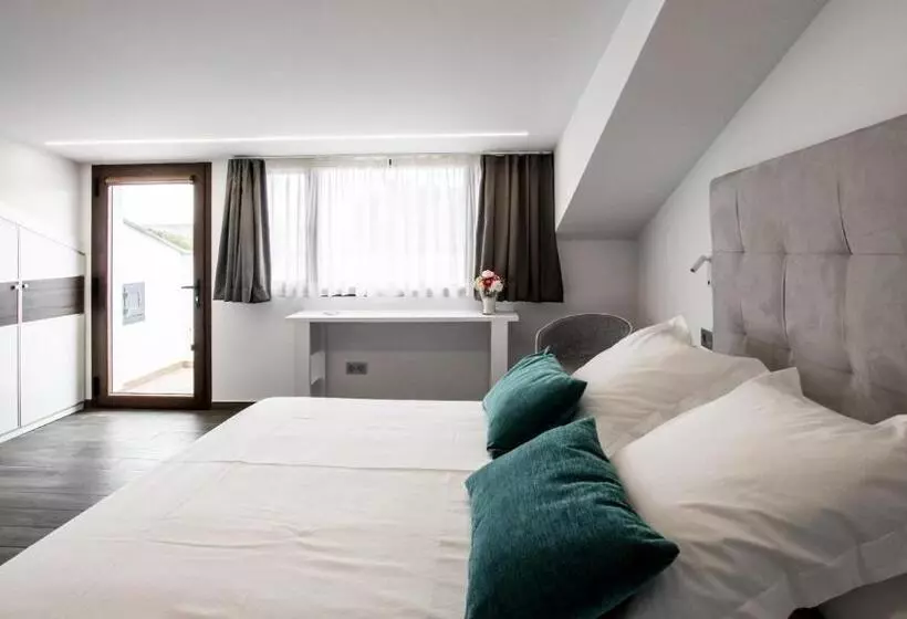 Hotel Duque De Calabria