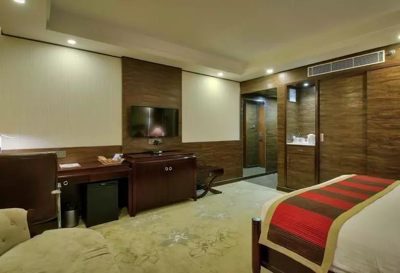 ホテル Polo Inn & Suites