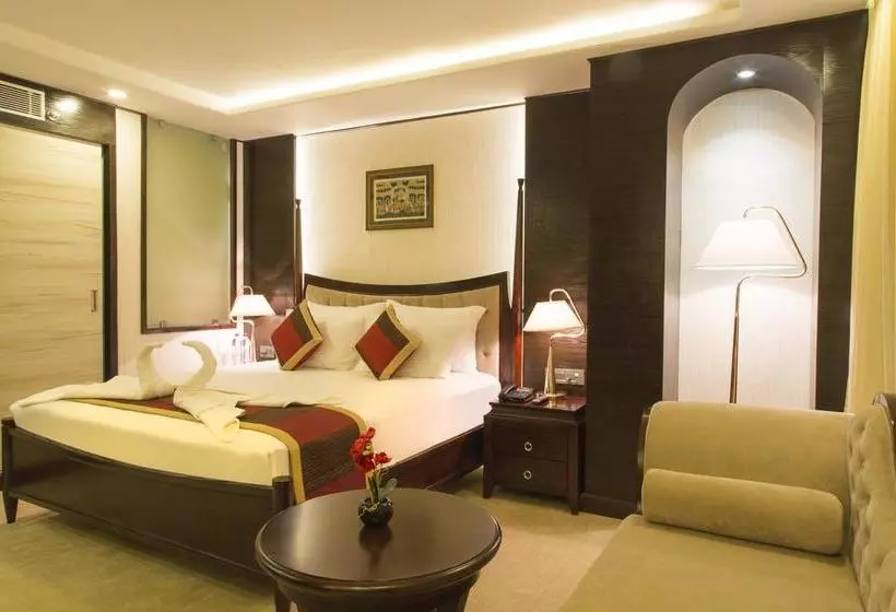 ホテル Polo Inn & Suites