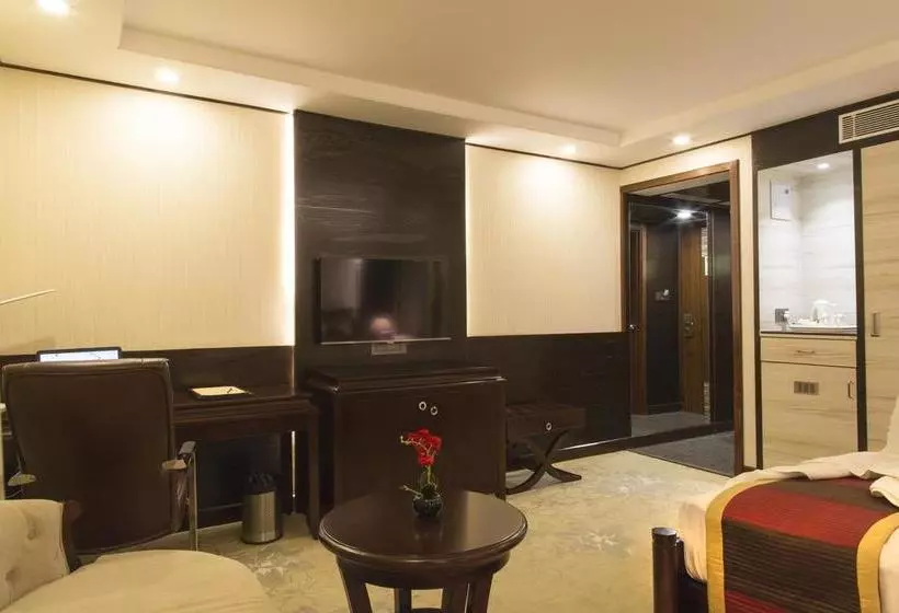 ホテル Polo Inn & Suites