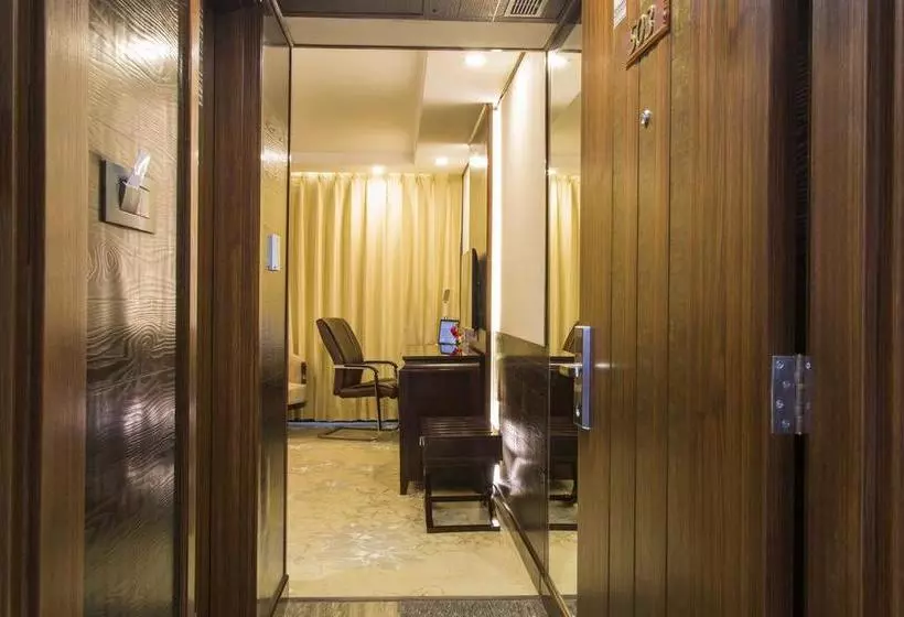 ホテル Polo Inn & Suites