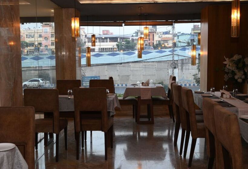 فندق The Maureen