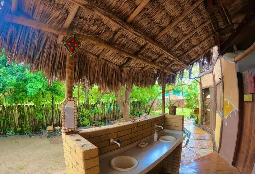 Raízes Eco Hostel