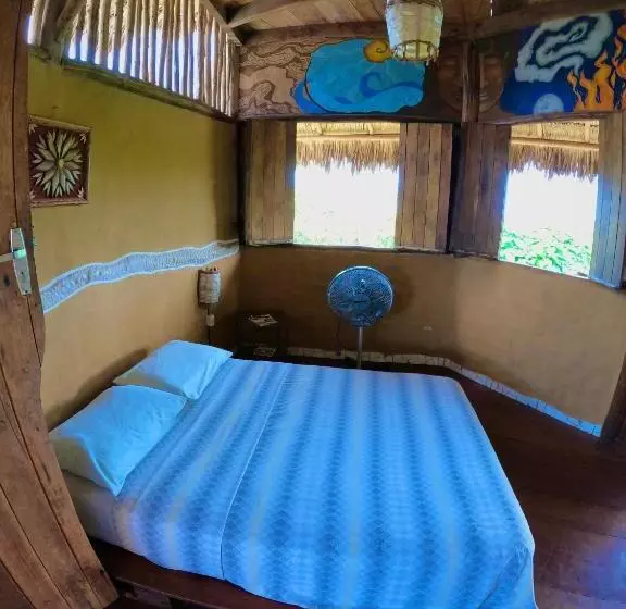 Raízes Eco Hostel