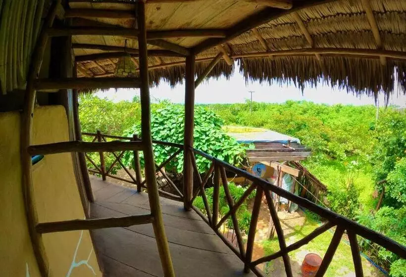 Raízes Eco Hostel