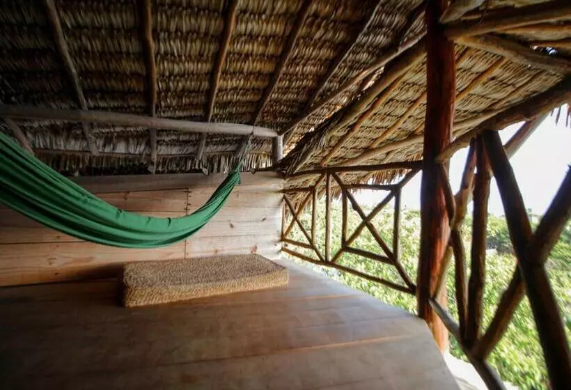 Raízes Eco Hostel