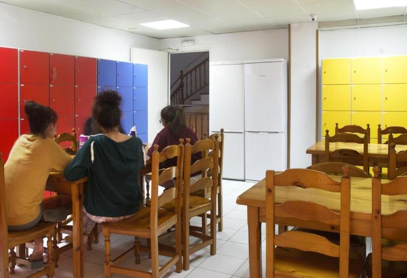 Résidencia Universitària Pare Claret   Hostel