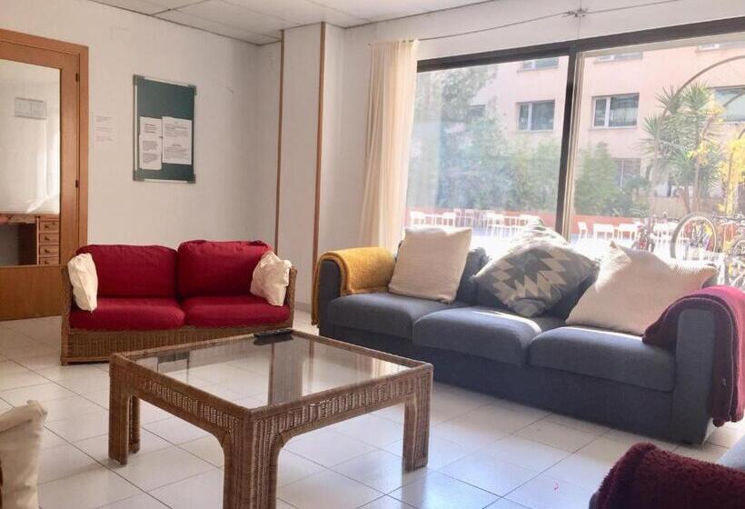 Résidencia Universitària Pare Claret   Hostel