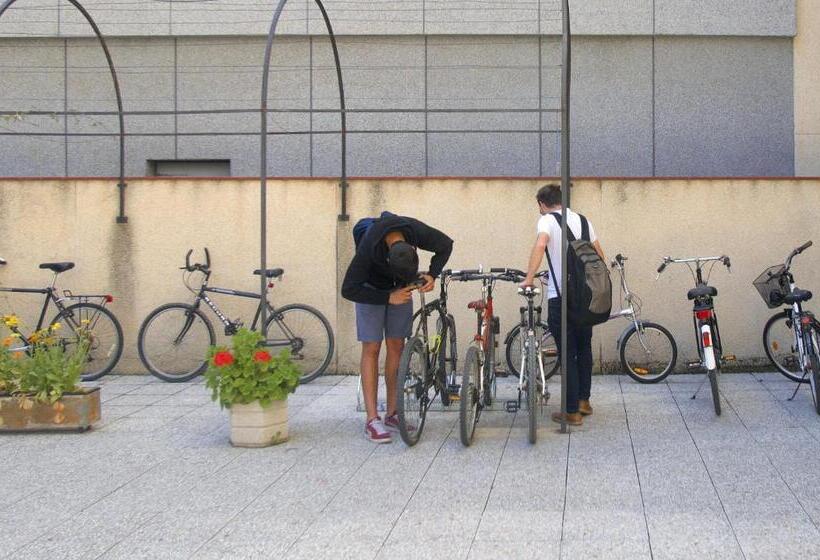 Résidencia Universitària Pare Claret   Hostel