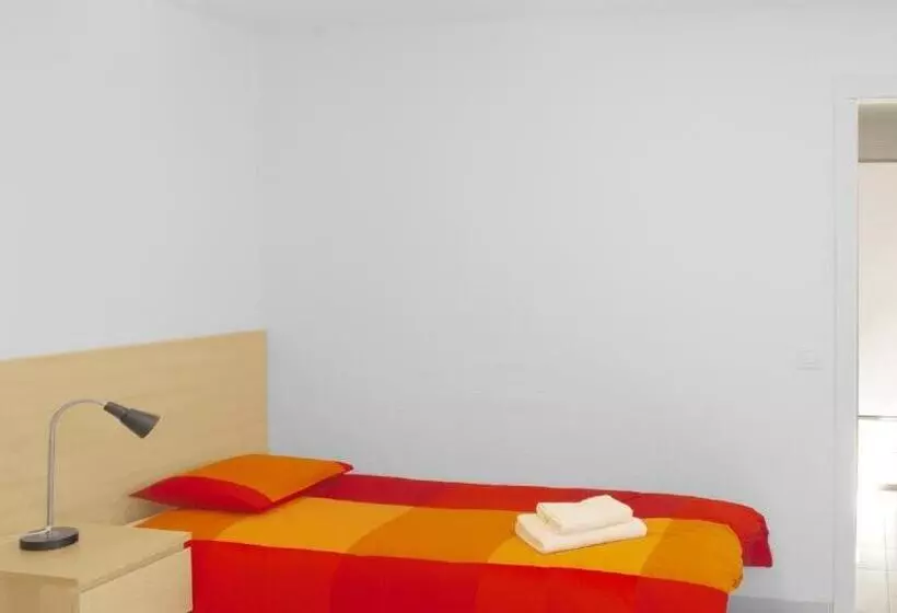 Résidencia Universitària Pare Claret   Hostel