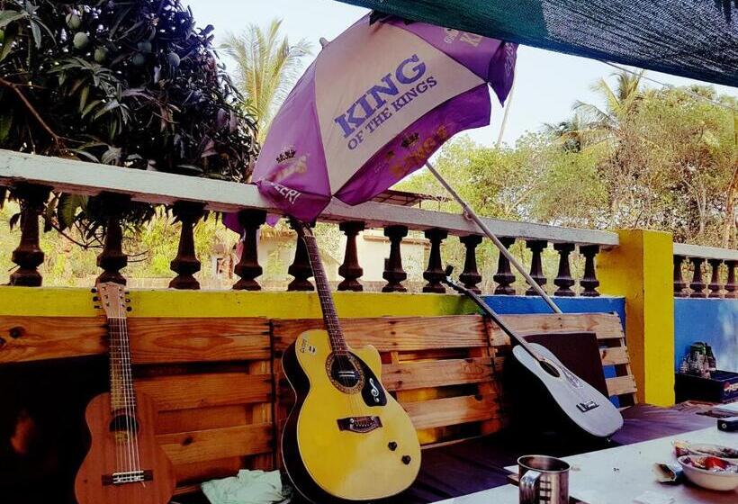 Happy Panda Hostel Arambol Goa