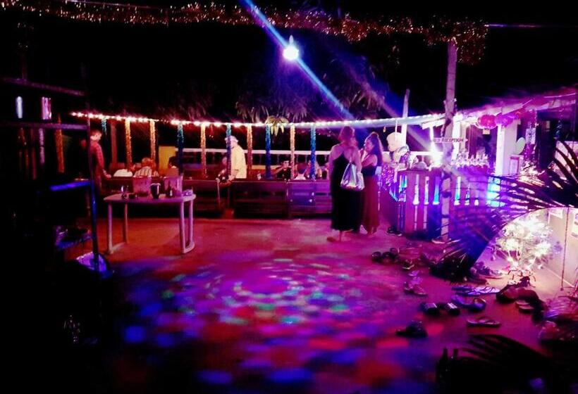 Happy Panda Hostel Arambol Goa
