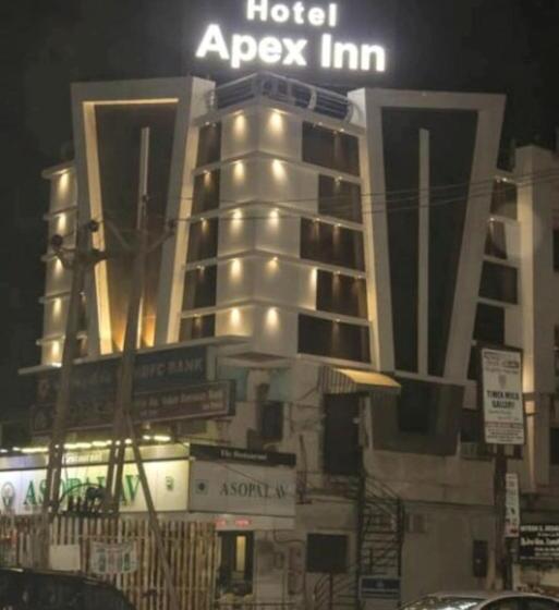 酒店 Apex Inn