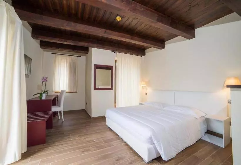 Hotelli Il Borgo Ospitale   Albergo Diffuso
